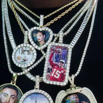 The GLD Shop 3D Photo Pendant Size