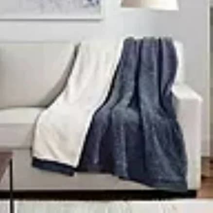 Member's Mark Chenille Faux Fur Throw