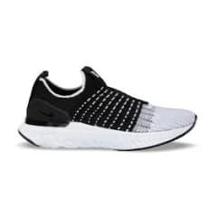 NIKE Women's React Phantom Run Flyknit 2 Running Shoes