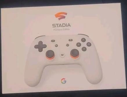 Google Stadia Premiere Edition, Complete Set; Controller, Chromecast