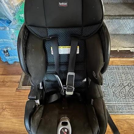 Britax MARATHON CLICKTIGHT CAR SEAT - New Kids | Color: Mustard/Black/Gray