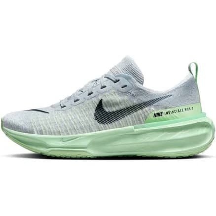 Nike Women's Invincible 3