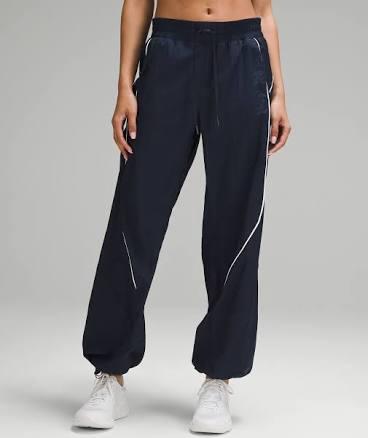 Lululemon Women's License to Train Mid-Rise Lightweight Jogger