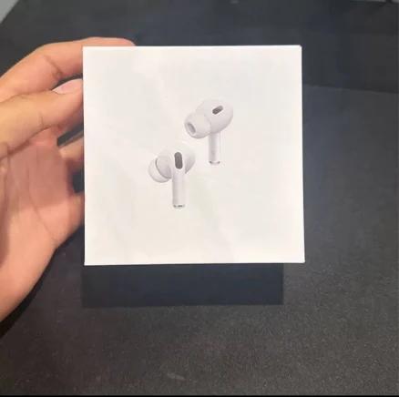 Apple AirPods Pro 2nd Generation MagSafe - White