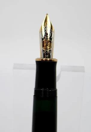 Pelikan Souveran 800 Series Black with gold trim 18k gold nib(072724-E18)