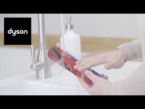 How to wash  the Lightweight soft roller brush bar on your Dyson Digital Slim™ cord-free vacuum.