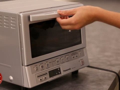 First Look - Panasonic FlashXpress Toaster Oven
